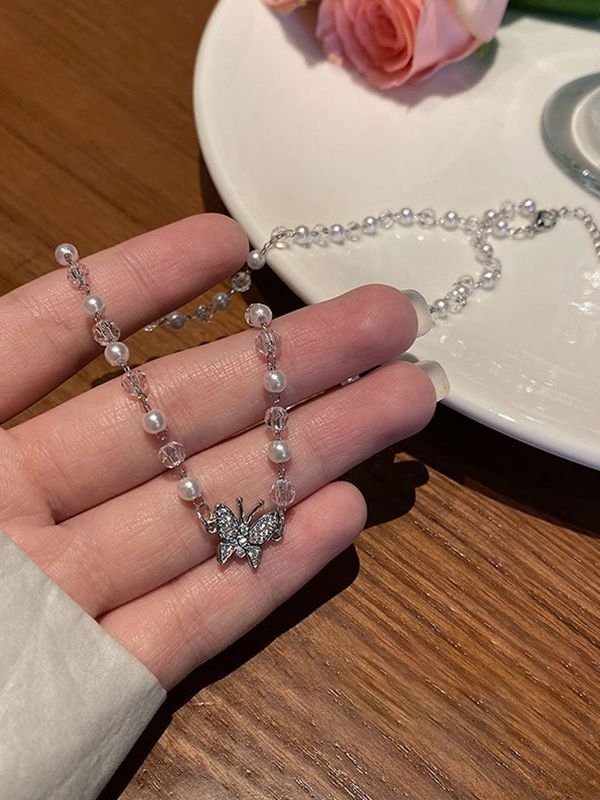 Collar de cuentas con colgante de mariposa de diamantes de imitación-4